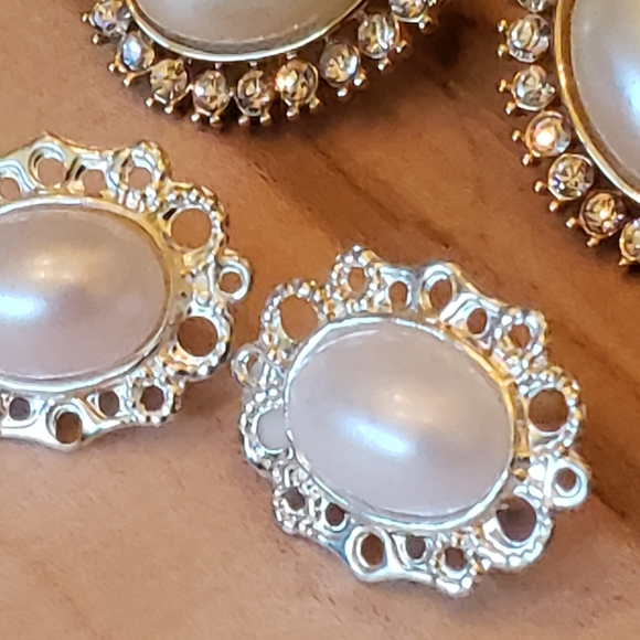 2 Pair Faux Pearl Crystal Earrings Gold Silver … - Picture 3 of 5